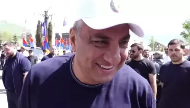У нас сегодня День Апарана, я очень рад. Самвел Алексанян