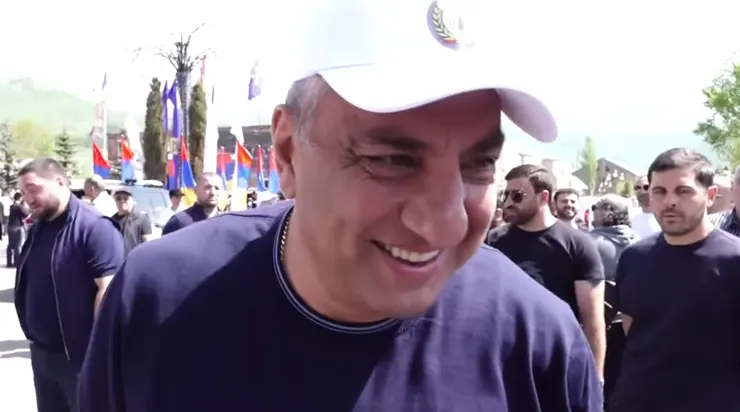 У нас сегодня День Апарана, я очень рад. Самвел Алексанян