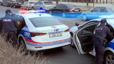 В Ереване, перед школой, вот что сделал водитель