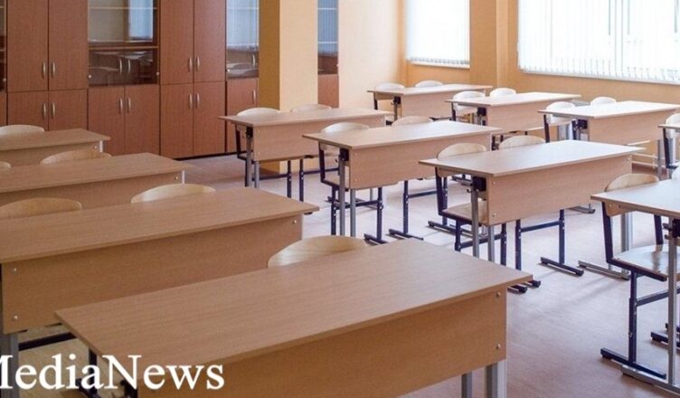 Директор школы отстранён от должности