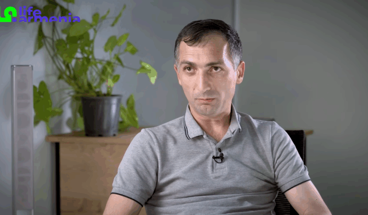 Карен Апоян