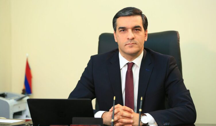 Вот что написал Арман Татоян