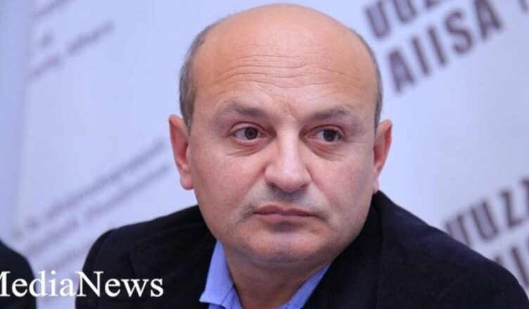 Вот что говорит Сафарян.