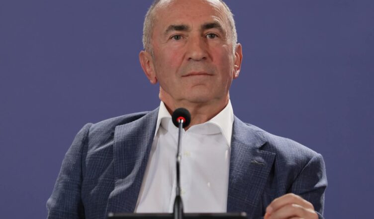 Роберт Кочарян