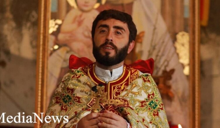 Какое заявление сделал отец Арам