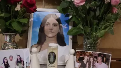 Родственники 16-летней девушки