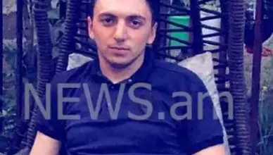 Он жил с родителями, братом и бабушкой