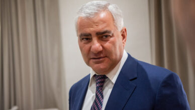 Самвел Карапетян.