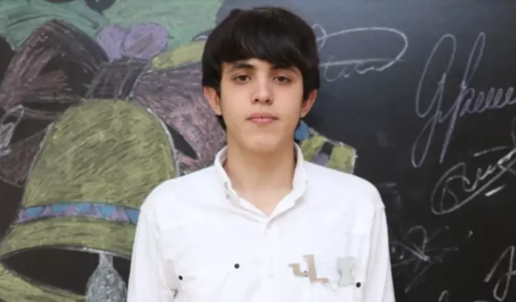 19-летний Вардан,