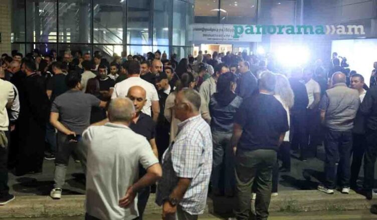 Звартноц