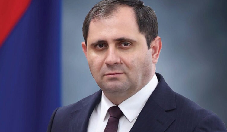 Сурен Папикян