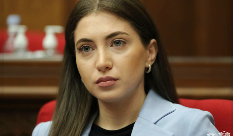 Анна Мкртчян