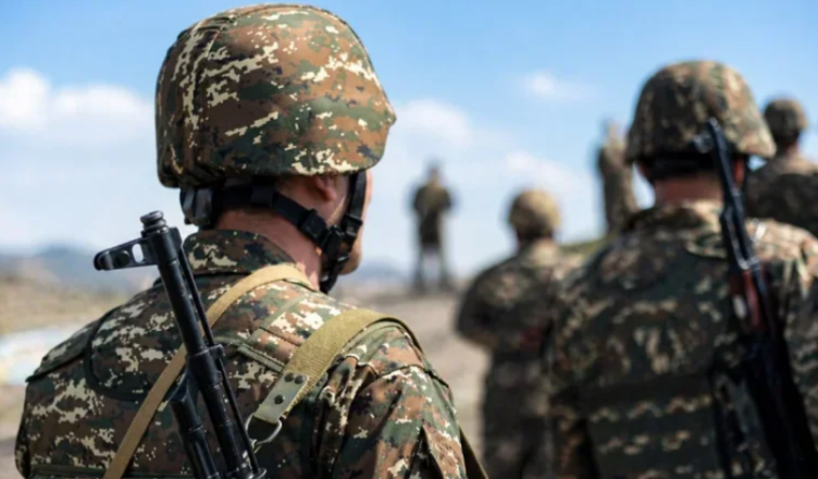 Военнослужащие